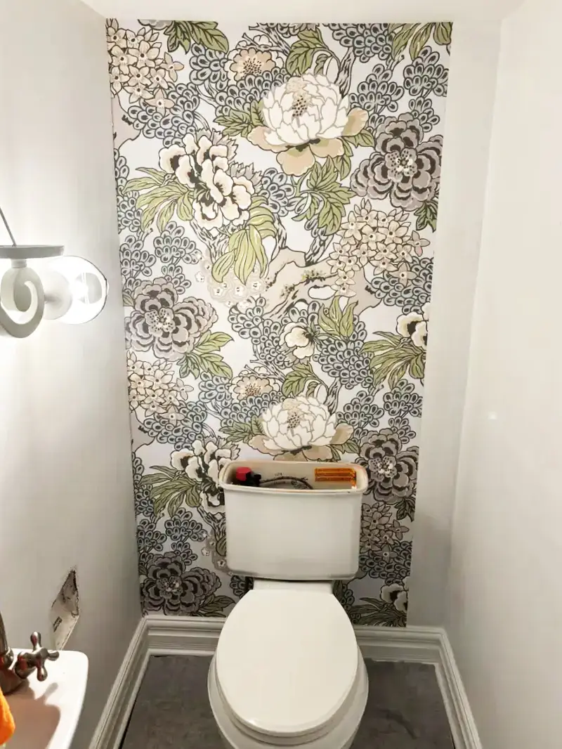 Before: interior bathroom